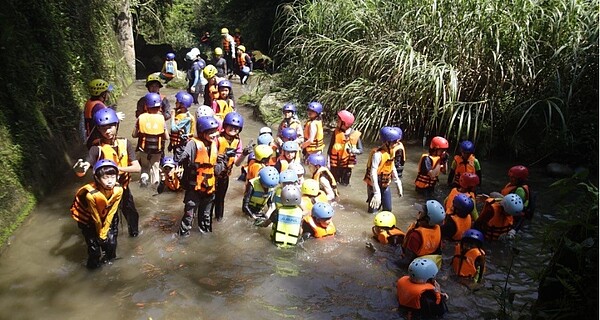 結合周邊豐富資源，開創多元體驗學習。 圖／指南國小提供
