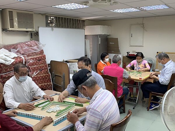 水源里里民，常常前來活動中心活動。圖／柯義和提供