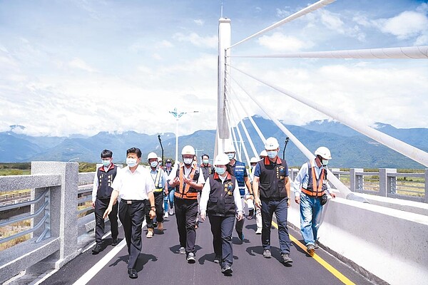 花蓮鳳林鎮箭瑛大橋改建工程完工。圖/花蓮縣府提供