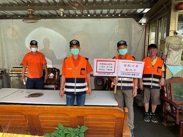 疫情期間，柯義和帶領團隊進行防疫政令宣導。圖／柯義和提供