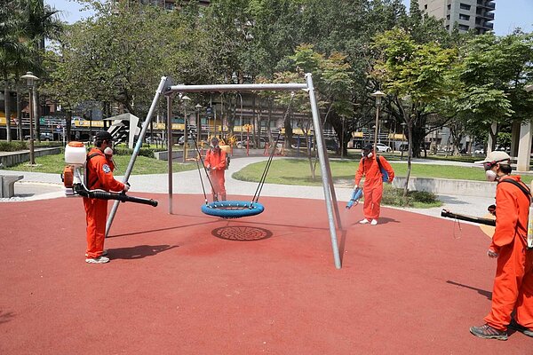 降級在即,新竹26日前完成125座公園消毒。圖/新竹市政府提供