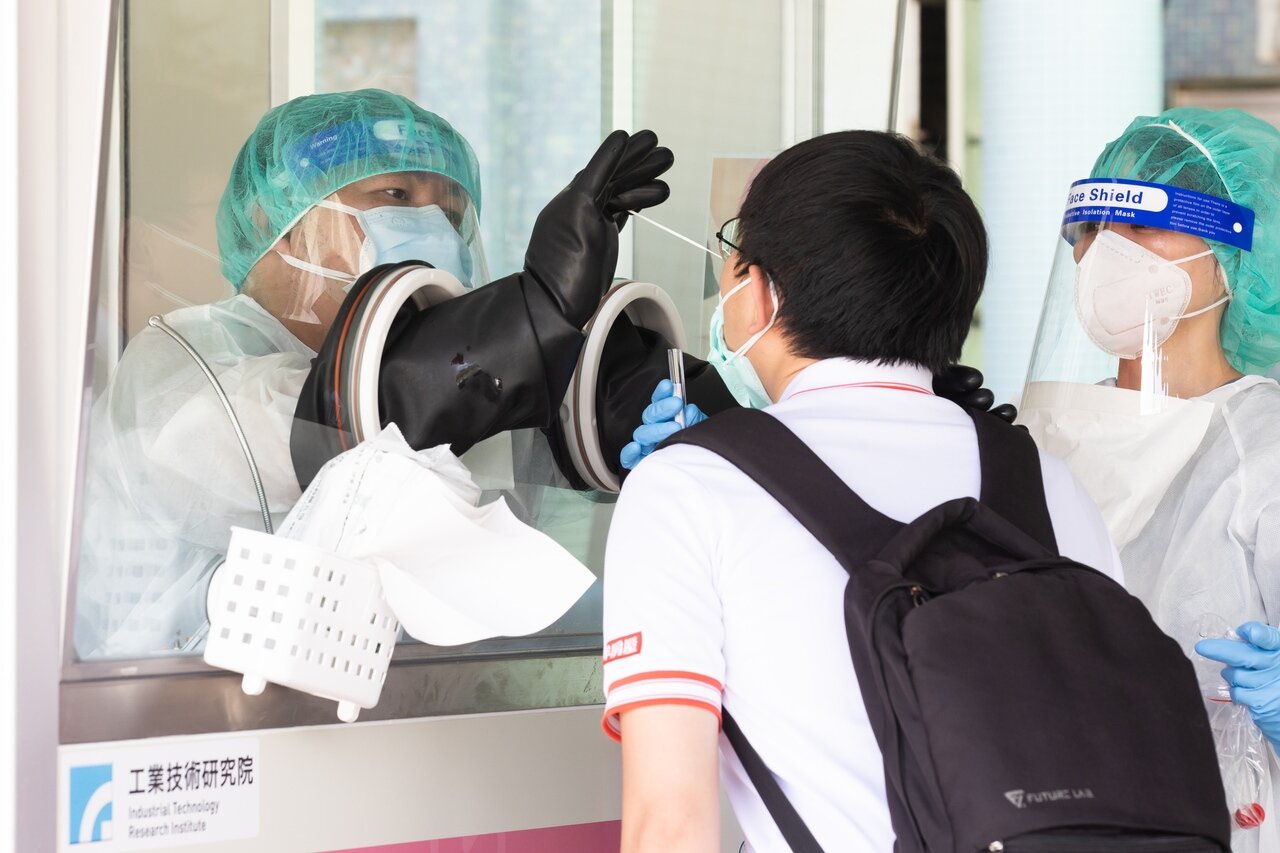 新冠肺炎Delta變異株在全球肆虐,為防Delta入侵,指揮中心修改解隔指引。圖/本報資料照