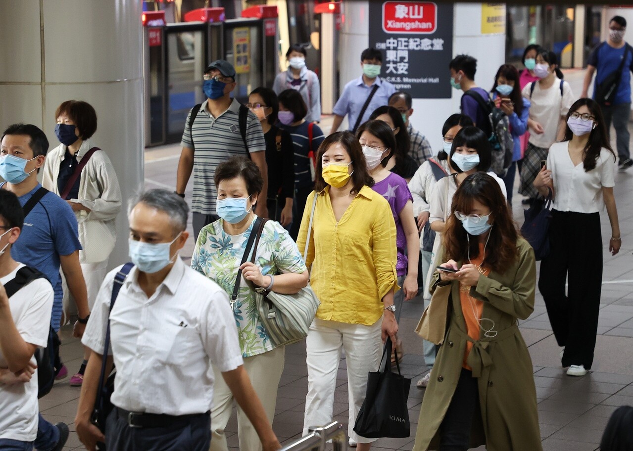 台北車站一樓爆發群聚感染，北市府7月24日啟動「北車專案」，總計7人確診，其中3人為同住家人。此為北車示意圖。聯合報記者余承翰／攝影 