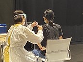 搶疫苗險商機　各業者出招