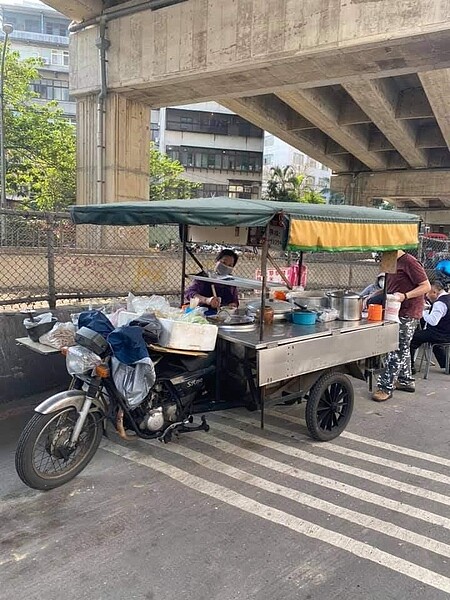 圖說／蔣媽媽麵攤熟客多。夏維鴻攝