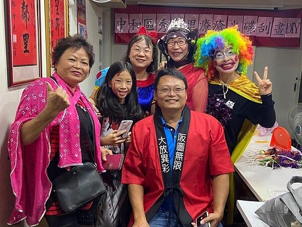 陳炳男每年都會舉辦萬聖節活動,深受大家喜愛。圖/陳炳男提供
