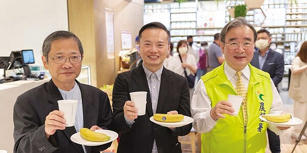 台灣無印良品梁益嘉(中)將於9月1日調任中國總部擔任副總。圖/無印良品提供