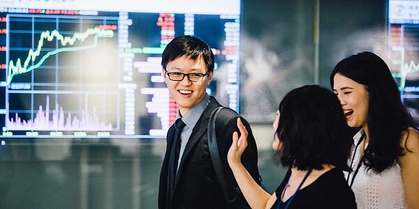 壽險獲利大補丸將入袋。國泰人壽、富邦人壽、南山人壽、新光人壽、中國人壽及台灣人壽等六大壽險公司估計,2021年現金股利應可入袋逾900億元。圖/中時電子報資料照片