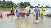 雨炸南台灣　水漫民宅急撤逾千人