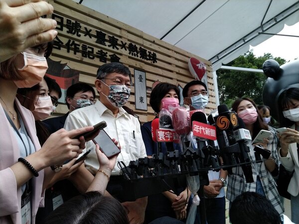 台北市長柯文哲3日表示，北市府原本在南區規畫一系列活動，還是要看疫情，若疫情越來越好，就可以舉辦，就是do our best，盡力去安排。記者林麗玉／攝影