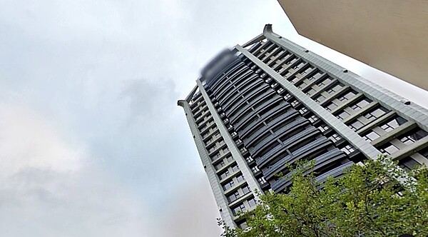 「定泰翫寶」今(2021)年3月交易4樓戶,總價為3500萬元,讓前一手獲利249萬元,為目前該社區四樓戶最高價。圖/google map