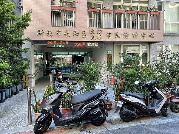 朱文燦無怨無悔為民服務，守護永和區大新里的里民們。圖／郭思妏攝