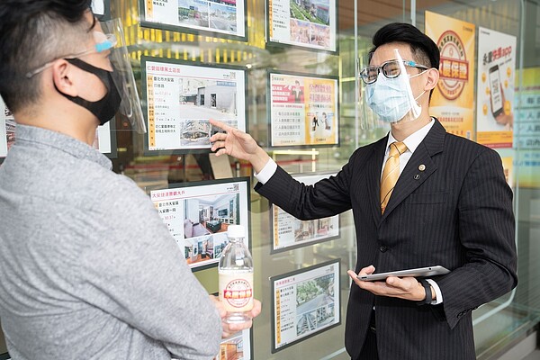 永慶房屋分享驗屋小撇步，讓買方在交屋前可以用常見的工具來檢驗房屋的狀況。圖／永慶房屋提供