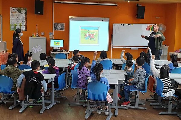 外師為主，中師為輔的上課實況。圖／張明賢校長授權分享