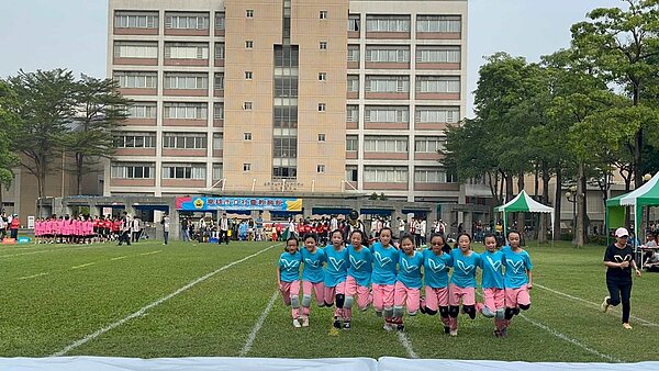 增班增的比想像的多，校長略為無奈的笑道這也是有些令他們困擾的問題。圖／張明賢校長授權分享