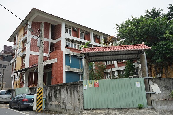 花蓮縣原住民會館老舊，縣府規畫拆除重建為原住民農業行銷館。記者王燕華／攝影