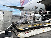 蘇貞昌：自購10萬劑莫德納　今下午抵台