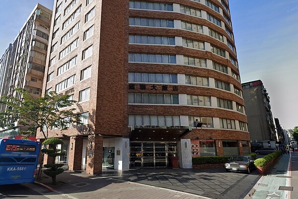 案15892於8月4日待在大安區國聯大飯店近3小時,該飯店已於8月9日完成清消。圖/Google Map