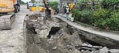 高市路塌　議員籲檢修地下管線