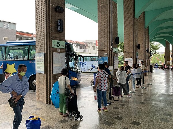 首都客運近期陸續增加車班。圖／首都客運提供