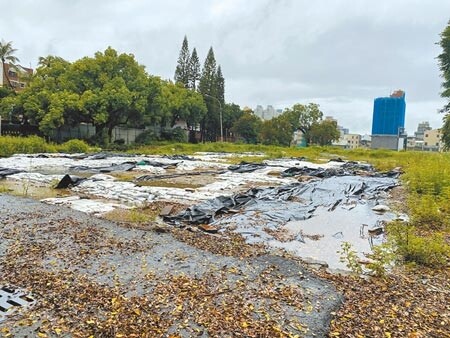 台南市赤崁文化園區再造歷史現場，原規畫的地下停車場出土大量遺構，將全面回填，也取消原本施作的下沉式博物館。圖／記者曹婷婷攝影