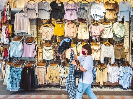 大宗商品上漲推升躉售物價指數,意味生產者成本增加,物價蠢蠢欲動。(本報資料照片)