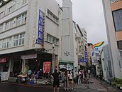 台南美食商圈人潮增　邱家小卷米粉排隊到巷弄