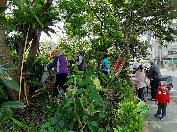 樂康里清潔工作。圖／張碧玉提供