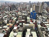 資金挪移　看見股轉房跡象