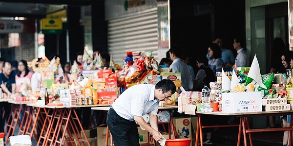 中元節是食品業年度兩大檔之一，2021年雖受制防疫分流，但統一、黑松、聯華食等，實體通路與電商通路業績仍同步增溫。圖／中時電子報資料照片