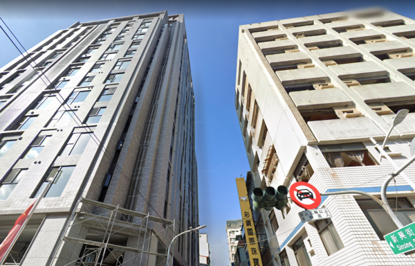 與猛鬼樓為鄰，高雄鹽埕區。圖／翻攝自GoogleMap