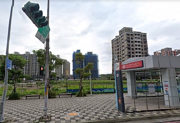 「淡海安居」、「淡金安居」社會住宅距離輕軌站都非常近,機能便利。圖/google map