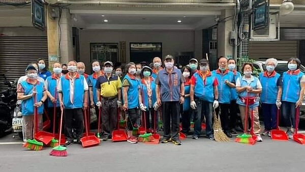 分享資源回收的利潤。圖／里長提供
