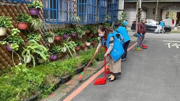 定期大掃除。圖／里長提供
