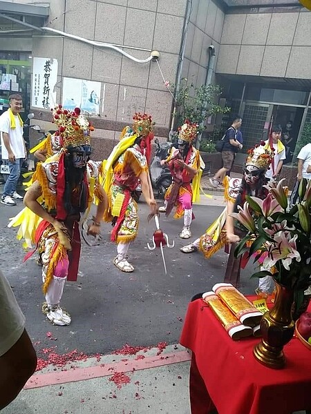 陳明雄尊重民間信仰。圖/里長提供