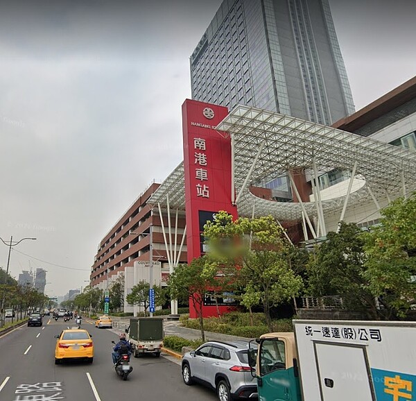 南港車站周邊街景。圖／擷自Google Maps