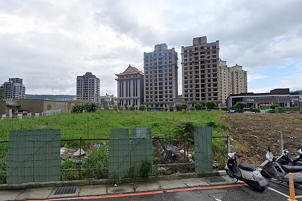 全聯五股旗艦店將進駐洲仔洋重劃區,預計半年後完工。圖為全聯規劃用地。圖/Google Map