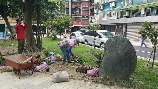 美化家園。圖／里長提供