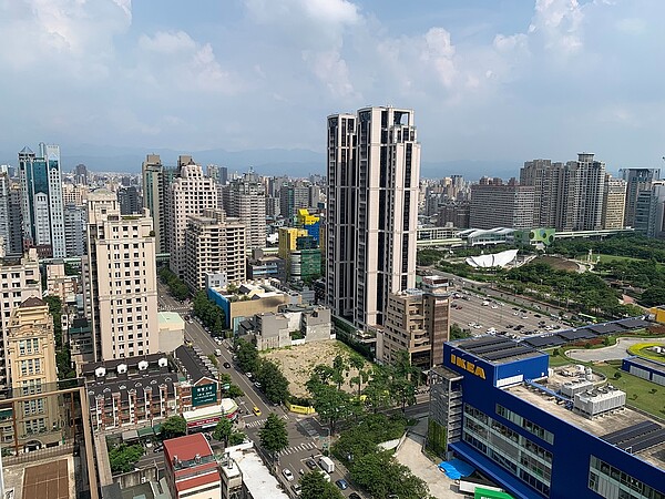 七期南側因生活感強,學區、綠地資源豐富,剛性購屋需求大。圖/業者提供