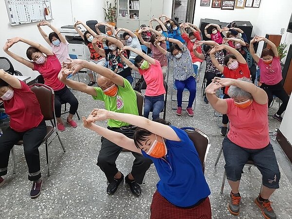 在宏翠里舉行的大大小小活動中,大約將近30名長者前來參與。圖/宏翠里里長黃一晉提供