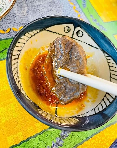 特製的辣椒醬很對味。圖／里長提供
