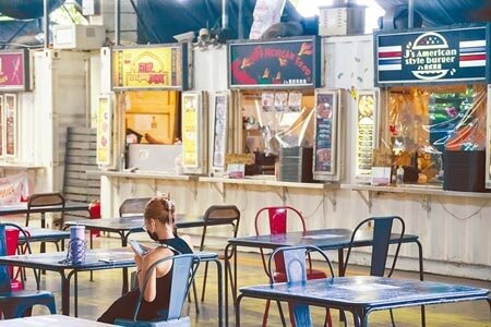 數位振興券好康出爐!行政院長蘇貞昌昨日與公股銀董座討論,五倍券綁定台灣Pay的回饋方案大致底定。(羅永銘攝)