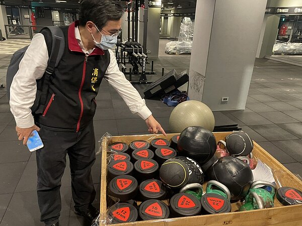 新北板橋LifeGym生活健身房無預警倒閉,新北法制局已提出3種消費者維護權利途徑。圖/何博文團隊提供