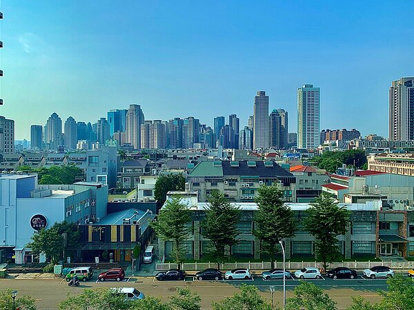 兼顧市民日照權、維護都市發展,中市府放寬北向日照檢討方式。圖/台中市都發局提供