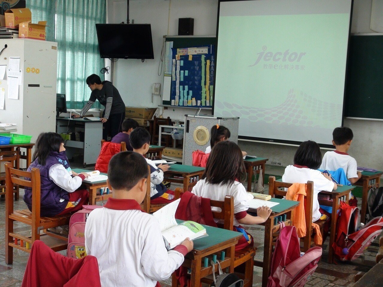 疫情改採線上教學,接著放暑假,許多孩子放假放太久,醫師提醒恐出現「收假症候群」。聯合報系資料照