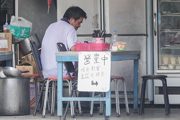 國發會主委龔明鑫表示,目前地方縣市對五倍券的反應,跟去年三倍券相比更為熱烈,希望大家可以一起參與振興。 圖/聯合資料照