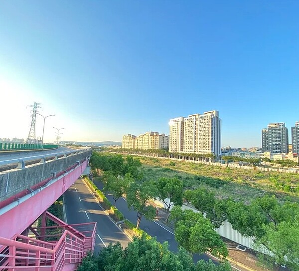 ATT悄悄求售7年前取得的台中烏日大橋旁土地。圖/取自普華國際