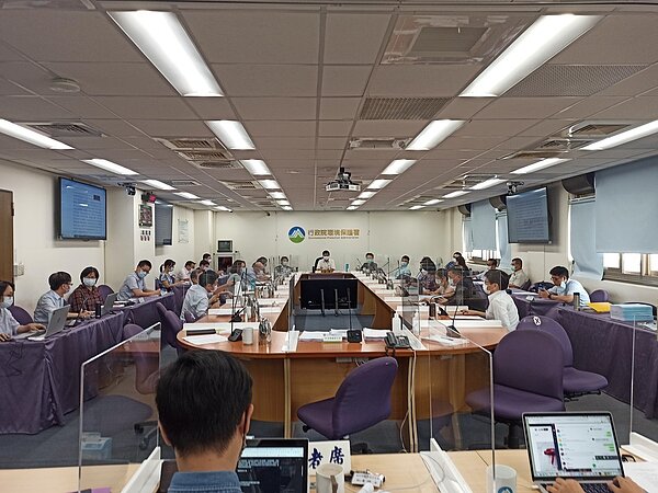 環保署召開環評大會,審查高雄橋頭科學園區開發計畫,順利通過。 記者翁至威/攝影