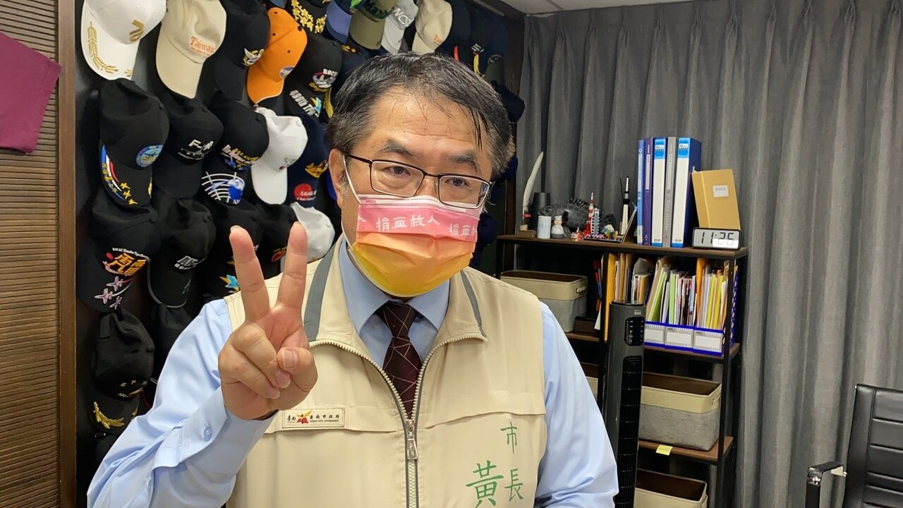 台南市長黃偉哲今表示，目前正在尋找第2戶輕豪宅當獎品，刺激消費。記者鄭維真／攝影