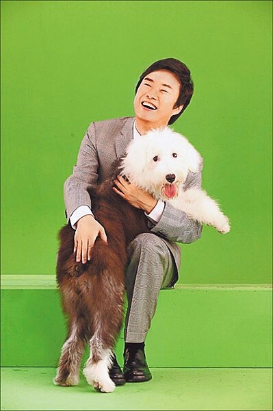 費玉清長久以來就以愛護動物聞名,近日他捐助流浪貓狗的善行曝光後,網友紛紛誇「小哥真是弱勢毛孩子天使」。圖/台灣動物緊急救援小組提供